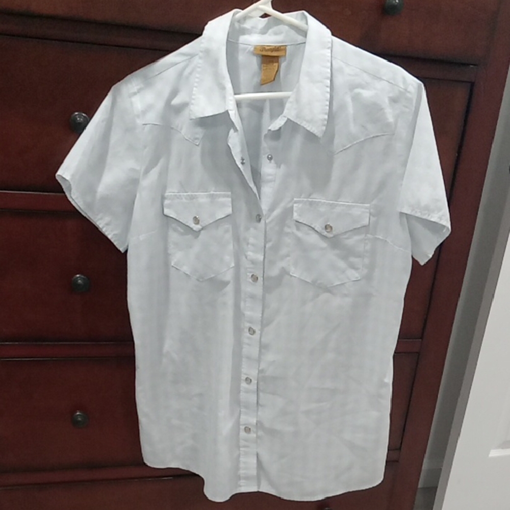 Wrangler Women's Blue And White Checkered Short Sleeve Shirt - Picture 3 of 5